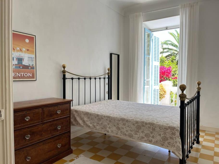 מנטון Beautiful Garden Apartment Steps From The Beach מראה חיצוני תמונה